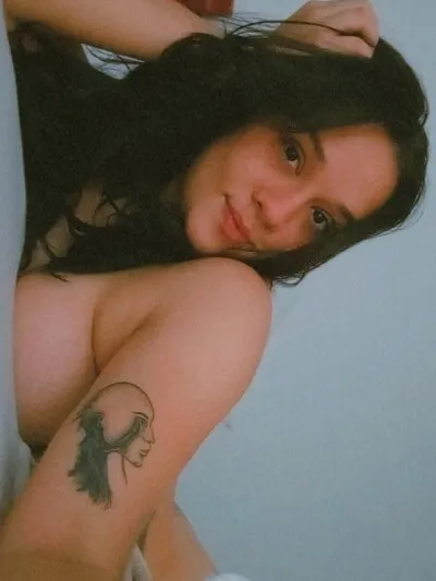 Live sex webcam photo for Alanna_black_ #275593069