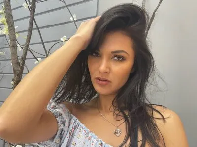 Live sex webcam photo for AlexandraGibbs #275487690