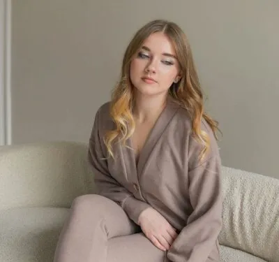 Live sex webcam photo for Angela_Frances #275731290