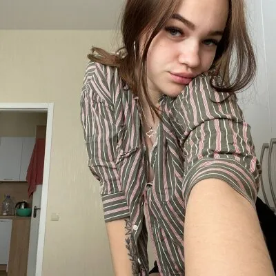 Live sex webcam photo for AnnaPerkins #275497938