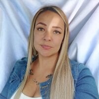 Live sex webcam photo for Anniie_evans #276745630