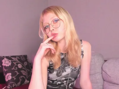Live sex webcam photo for ApriICarey #275699808