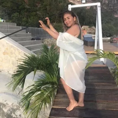 Live sex webcam photo for April0113 #275678508