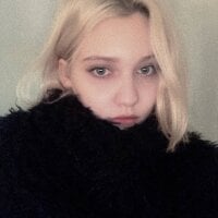 Live sex webcam photo for AriaRee #276574591