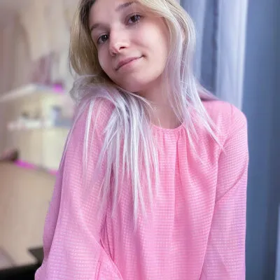 Live sex webcam photo for ArielBaby_ #275434901