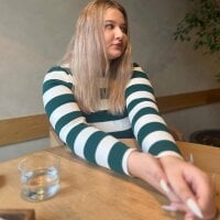 Live sex webcam photo for ArielDown #276950478