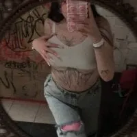 Live sex webcam photo for AveriVibe #276700194