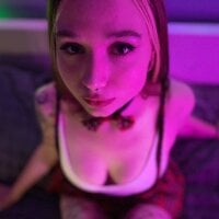 Live sex webcam photo for BabyKarina #277122419