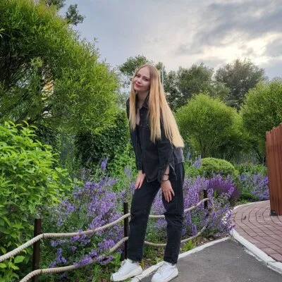 Live sex webcam photo for BettyOslon #275742076