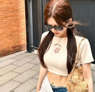 Live sex webcam photo for BiBiX_ #275731576