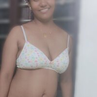 Live sex webcam photo for CUTE-SONAM #276299625