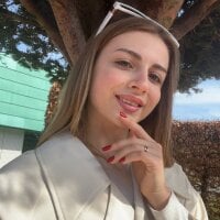 Live sex webcam photo for CarolWarrenf #277594287