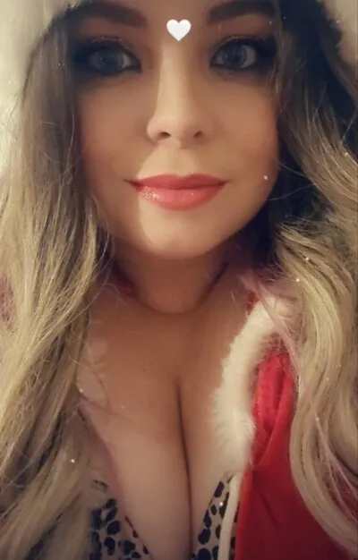 Live sex webcam photo for ChubbyCutie01 #275467525