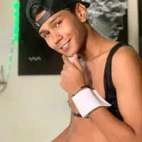 Live sex webcam photo for Colombianito207 #275993440