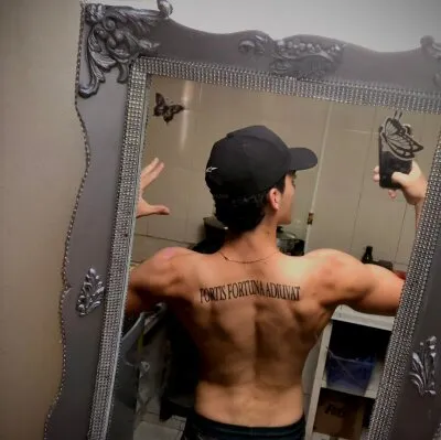 Live sex webcam photo for Couple69Hot #275694164