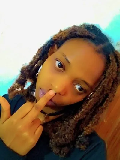 Live sex webcam photo for Courtneeyy #275738736