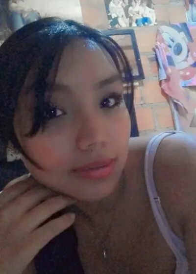 Live sex webcam photo for Cr1st4l_21 #275443158