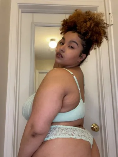 Live sex webcam photo for CumOnMyGlasses #275600558