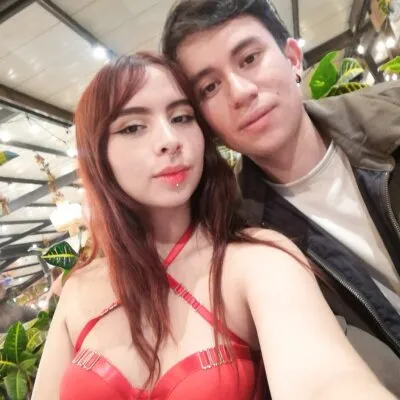 Live sex webcam photo for DirtyCouplexxx #275467746