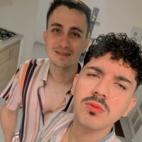 Live sex webcam photo for Duncan_and_Dewei #275955457