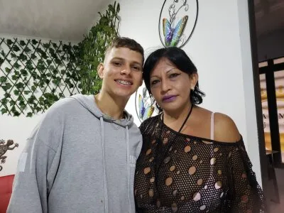 Live sex webcam photo for DuoToxiUnlimited7 #275442587