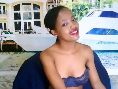 Live sex webcam photo for Ebony_Petite69 #275658245