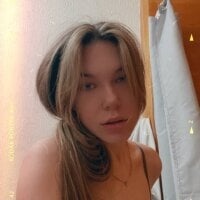 Live sex webcam photo for EllenNewton #277667226