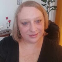 Live sex webcam photo for EllieTasty #278105876