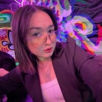 Live sex webcam photo for ElswythGolldston #278002059