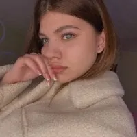 Live sex webcam photo for EmiliaMarloww #277552963
