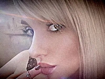 Live sex webcam photo for Emma-Vidal #275485280