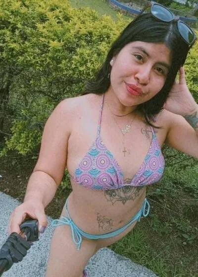 Live sex webcam photo for ErikaPrada #275496470