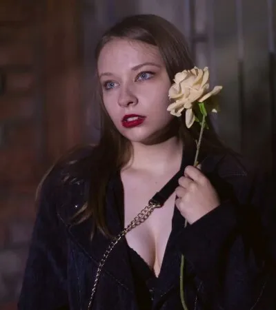 Live sex webcam photo for EstherFox #275468403