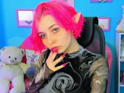 Live sex webcam photo for EviElfi #275460715