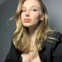 Live sex webcam photo for F_Lexie #276907301