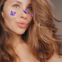 Live sex webcam photo for GabiBee #275885219