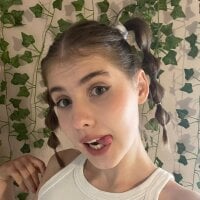 Live sex webcam photo for GellyKliar #276584035