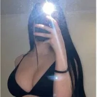 Live sex webcam photo for Glossy_Girl7 #277171481