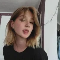 Live sex webcam photo for GraceMlint #277261857