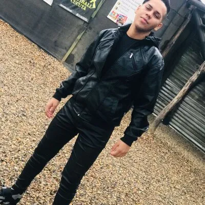 Live sex webcam photo for HOtdazzlee #275517249