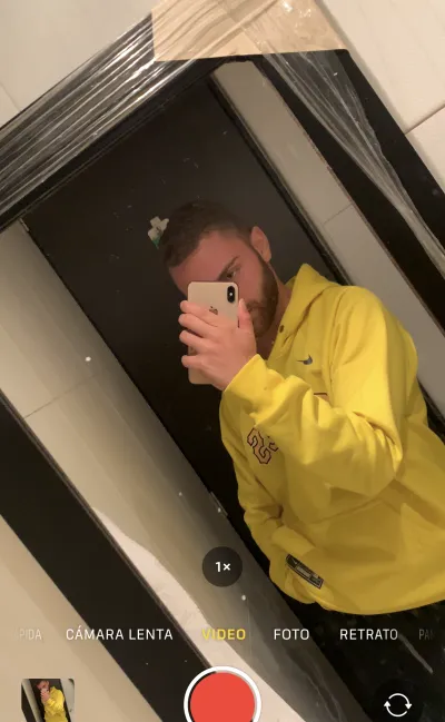 Live sex webcam photo for Hairyassdicklover #275530903