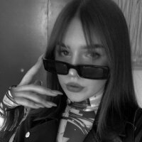 Live sex webcam photo for HalieLeon #275980241