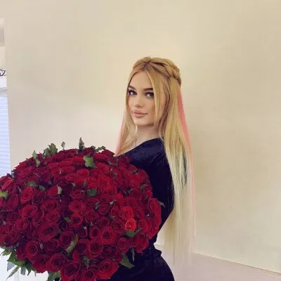 Live sex webcam photo for Halle_Berryy #275463115