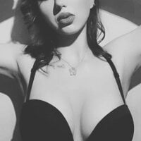 Live sex webcam photo for HanieYang #277132503