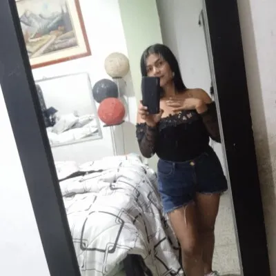 Live sex webcam photo for Haxel_ #275563333