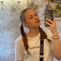 Live sex webcam photo for HeatherHill #277351935