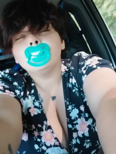 Live sex webcam photo for HedgiePunk #275523794