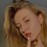 Live sex webcam photo for HelenRoat #277214404