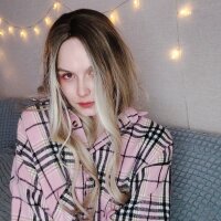 Live sex webcam photo for Holy_Rae #276035290