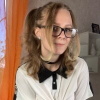 Live sex webcam photo for HotThumbelina #277358385